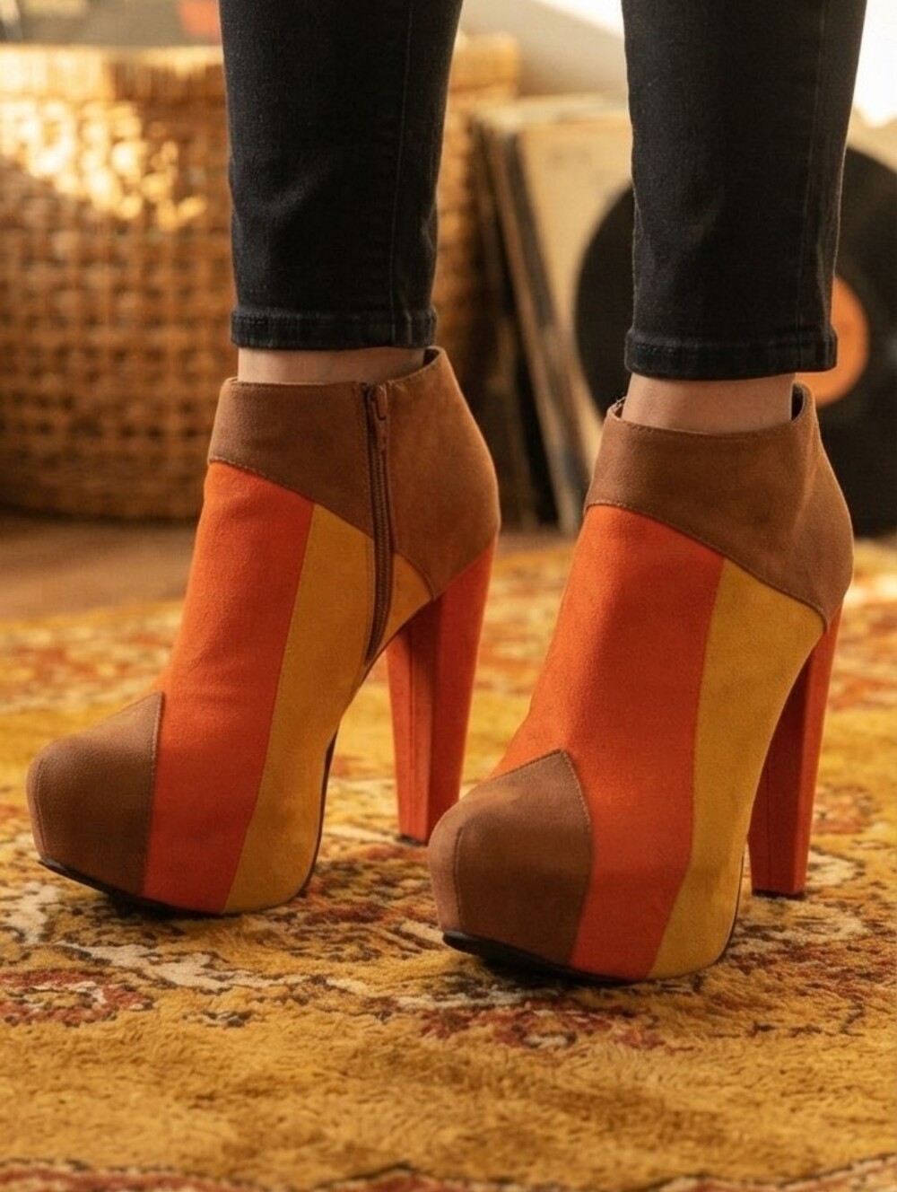 Kiss and Tell Calida-09 Tri-Color Retro Platform Ankle Booties Size 9